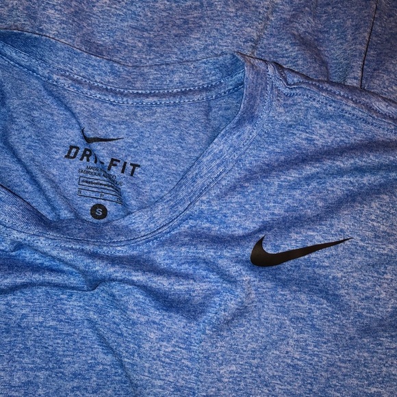Nike Dri fit small blue athleisure gym/fitness top - Picture 5 of 6